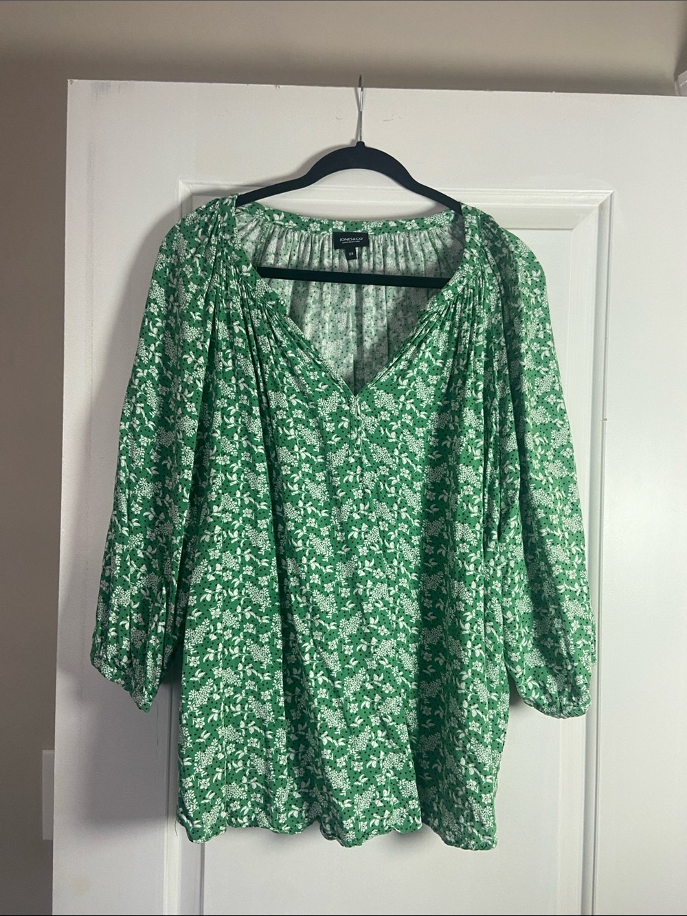Green Floral V-Neck Blouse - Lightweight Women's Top